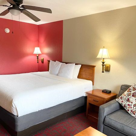 Ramada By Wyndham Oklahoma City Airport North Eksteriør billede