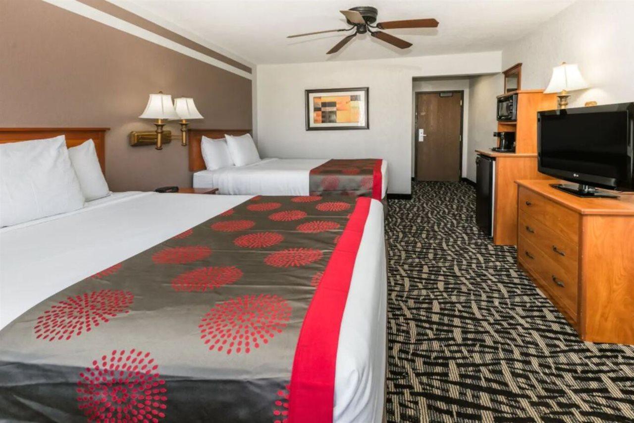 Ramada By Wyndham Oklahoma City Airport North Eksteriør billede