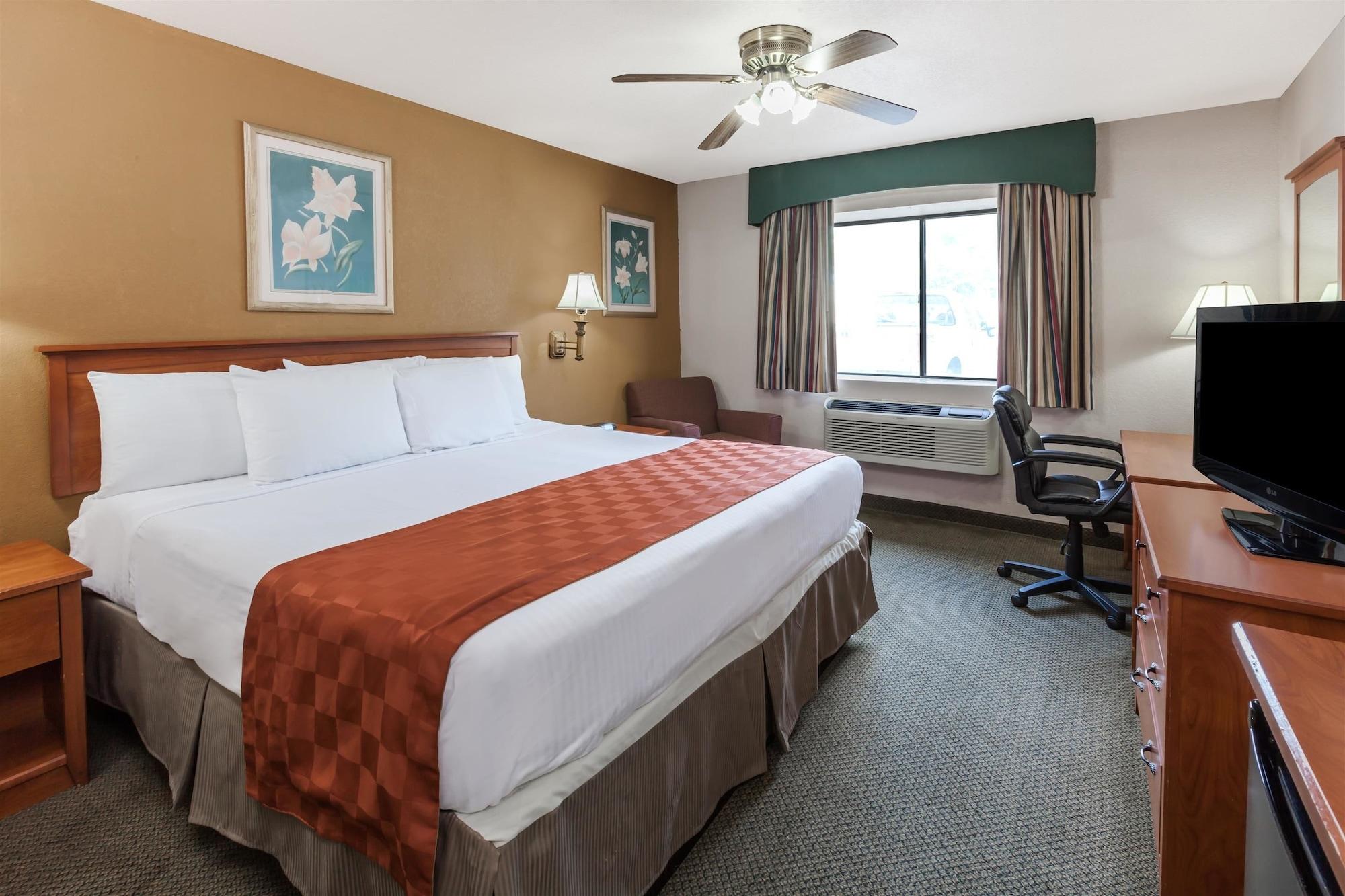 Ramada By Wyndham Oklahoma City Airport North Eksteriør billede