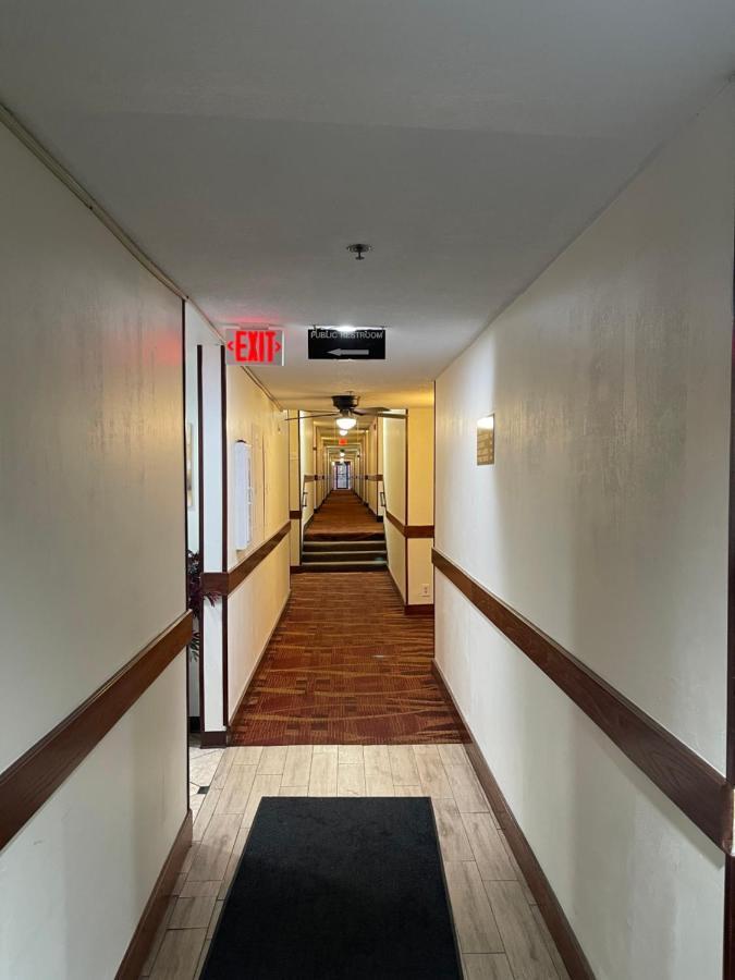 Ramada By Wyndham Oklahoma City Airport North Eksteriør billede