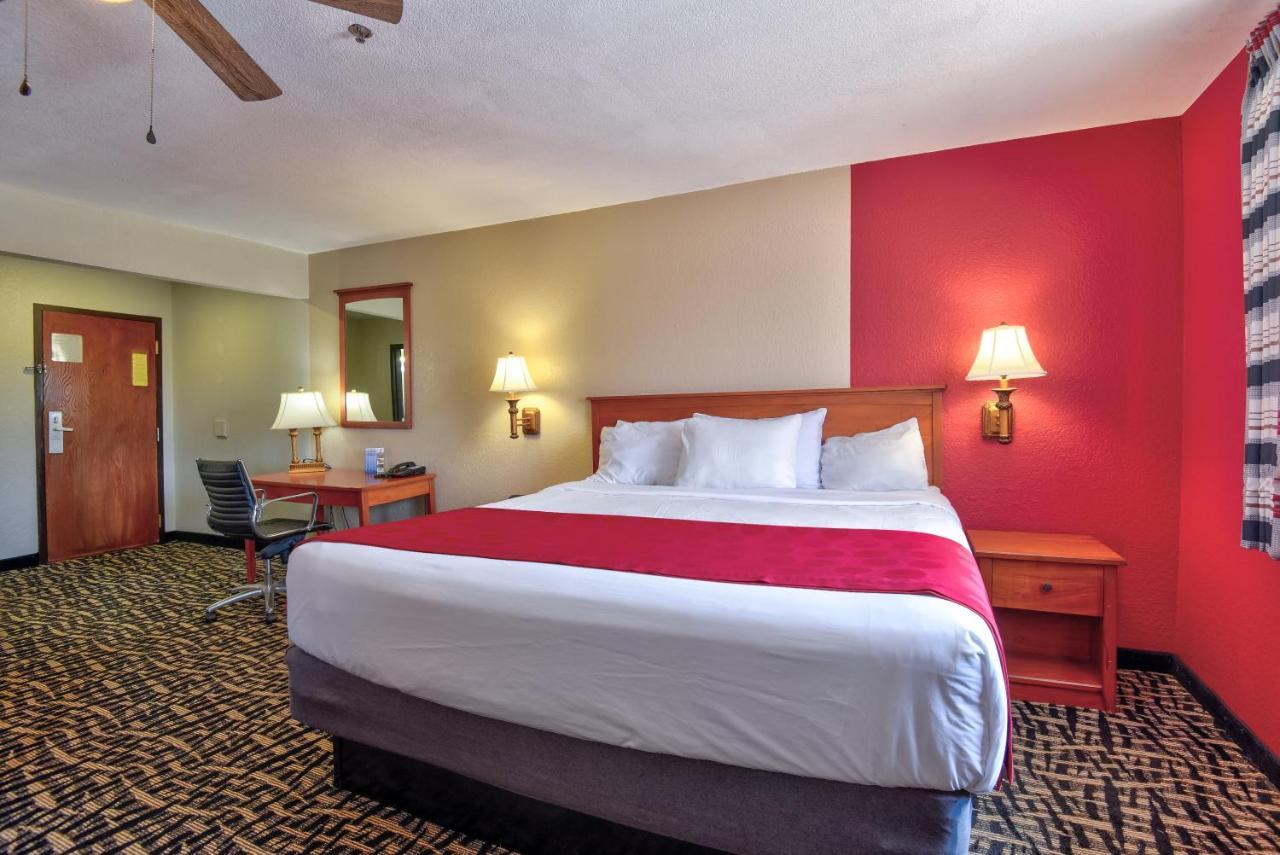 Ramada By Wyndham Oklahoma City Airport North Eksteriør billede