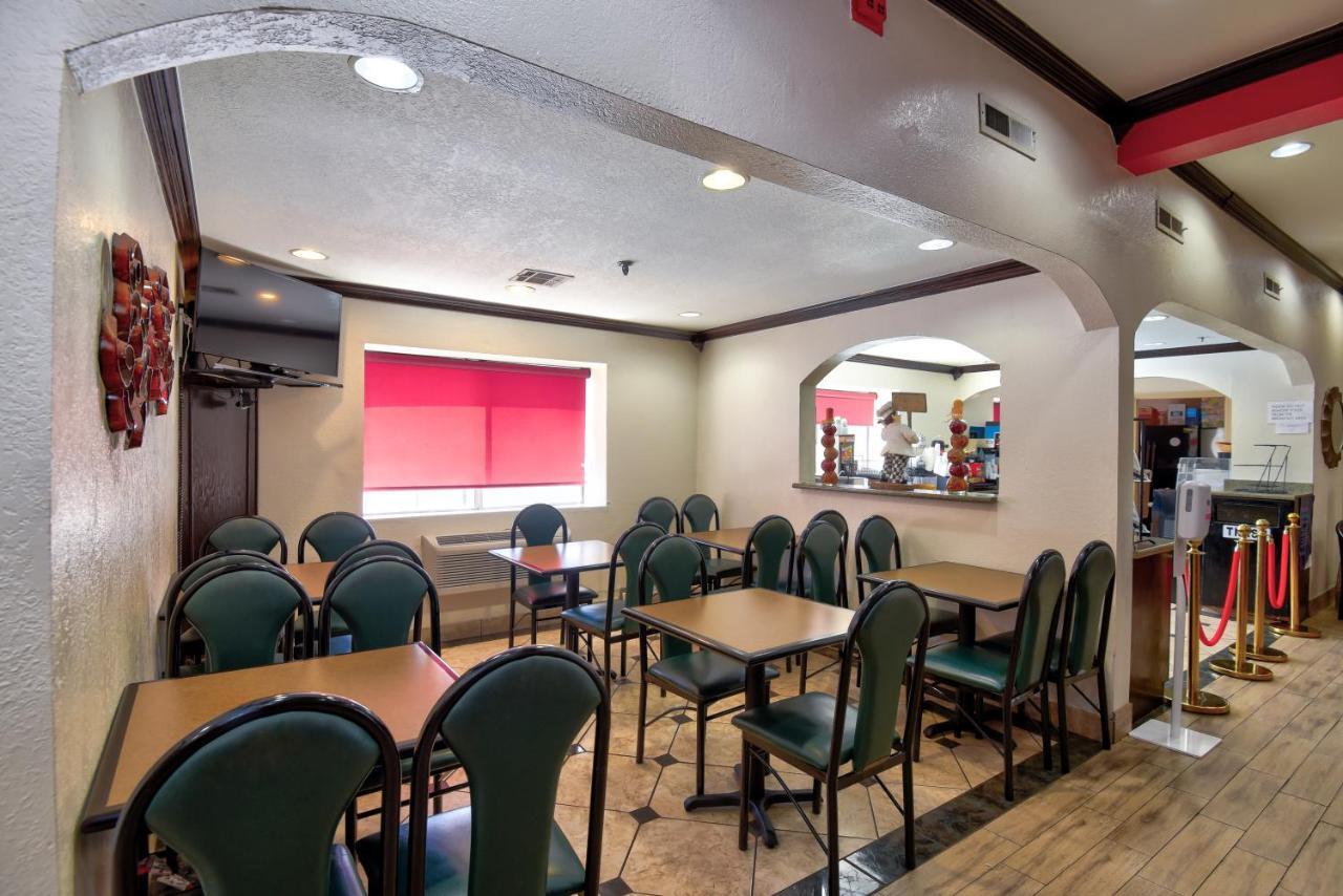 Ramada By Wyndham Oklahoma City Airport North Eksteriør billede
