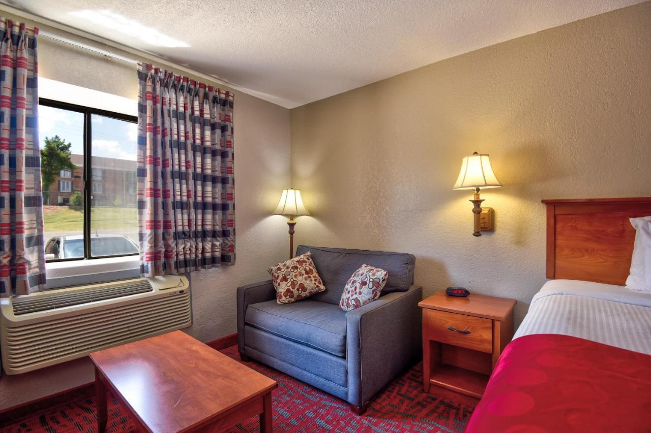 Ramada By Wyndham Oklahoma City Airport North Eksteriør billede