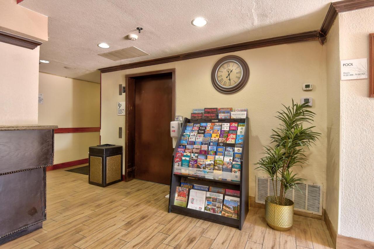 Ramada By Wyndham Oklahoma City Airport North Eksteriør billede