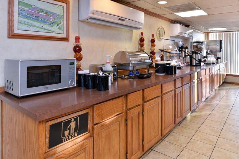 Ramada By Wyndham Oklahoma City Airport North Eksteriør billede