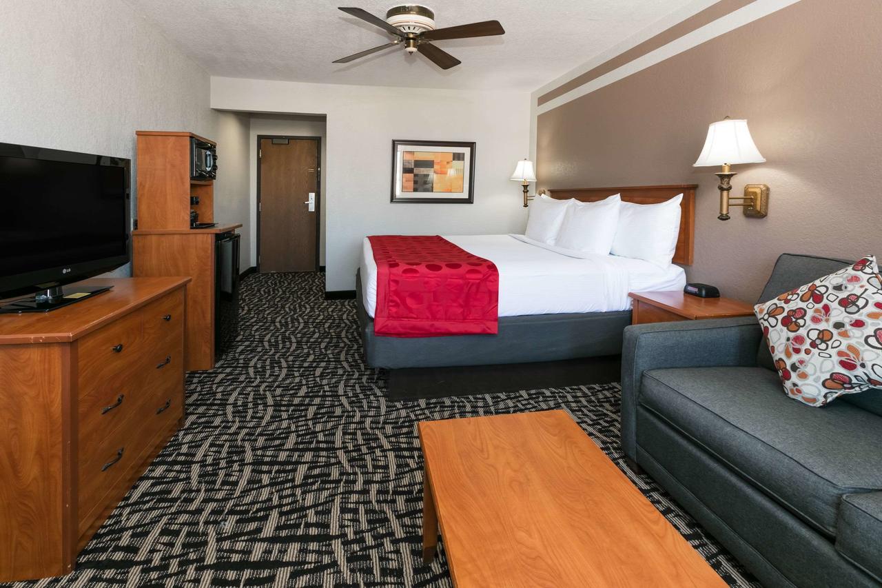 Ramada By Wyndham Oklahoma City Airport North Eksteriør billede