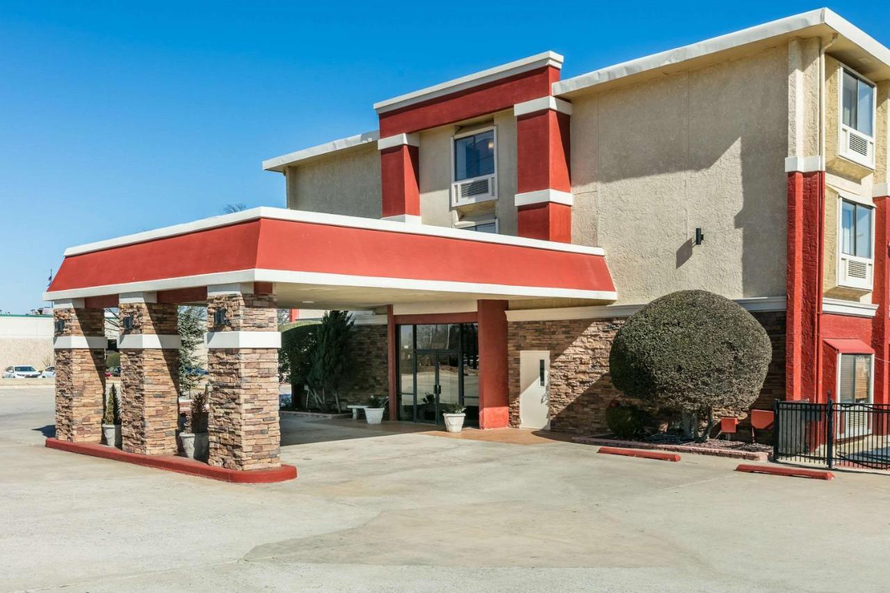 Ramada By Wyndham Oklahoma City Airport North Eksteriør billede